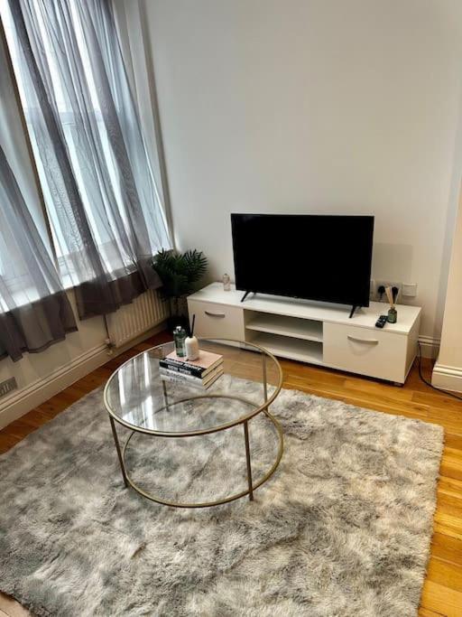 شقة Amazing 2Bed2Bath Edgeware لندن المظهر الخارجي الصورة