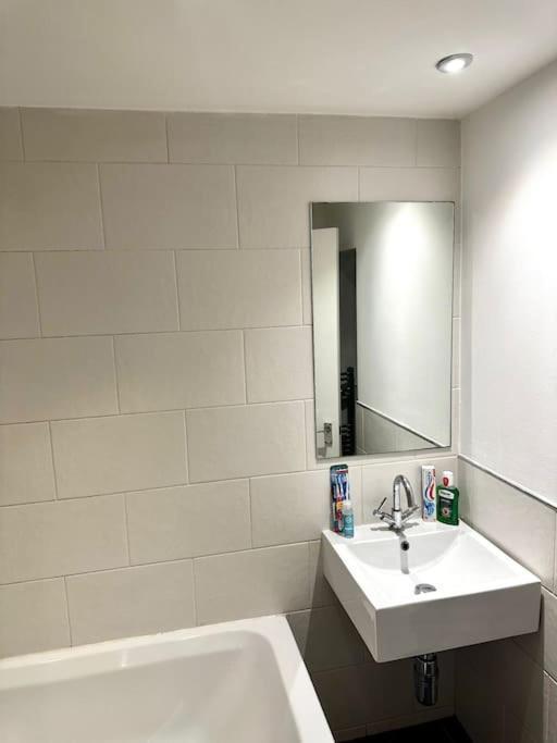 شقة Amazing 2Bed2Bath Edgeware لندن المظهر الخارجي الصورة
